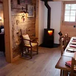 Casa vacanze Authentisches Schweizer Alpenchalet Aus Dem 18- Jh- By Interhome La Forclaz