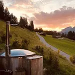 Casa vacanze Authentisches Schweizer Alpenchalet Aus Dem 18- Jh- By Interhome