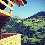 Authentisches Schweizer Alpenchalet Aus Dem 18- Jh- By Interhome Casa vacanze