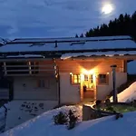 Authentisches Schweizer Alpenchalet Aus Dem 18- Jh- By Interhome La Forclaz