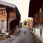 Authentisches Schweizer Alpenchalet Aus Dem 18- Jh- By Interhome Ferienhaus