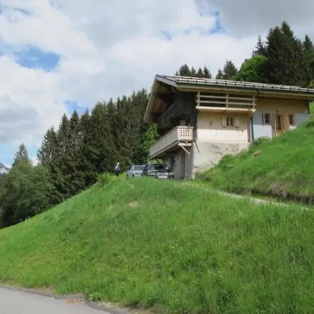 Authentisches Schweizer Alpenchalet Aus Dem 18- Jh- By Interhome