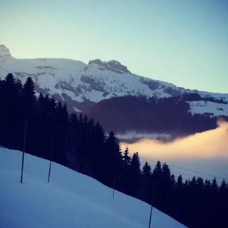 Authentisches Schweizer Alpenchalet Aus Dem 18- Jh- By Interhome La Forclaz