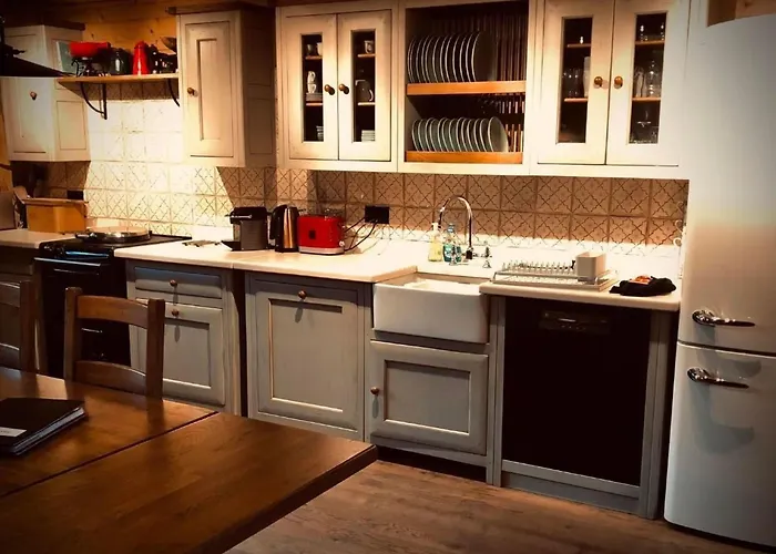 Authentisches Schweizer Alpenchalet Aus Dem 18- Jh- By Interhome Hébergement de vacances