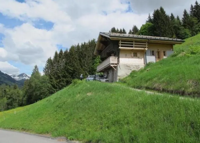 Authentisches Schweizer Alpenchalet Aus Dem 18- Jh- By Interhome