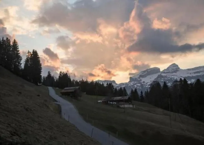 Authentisches Schweizer Alpenchalet Aus Dem 18- Jh- By Interhome * La Forclaz