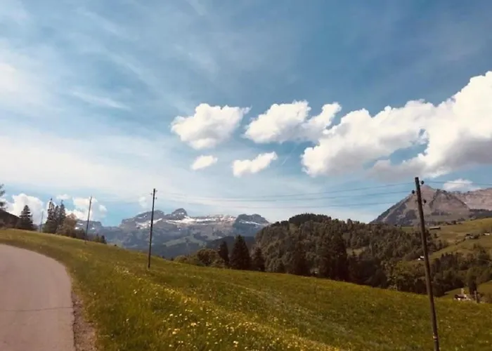 Authentisches Schweizer Alpenchalet Aus Dem 18- Jh- By Interhome Hébergement de vacances