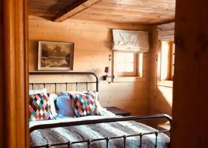 Authentisches Schweizer Alpenchalet Aus Dem 18- Jh- By Interhome