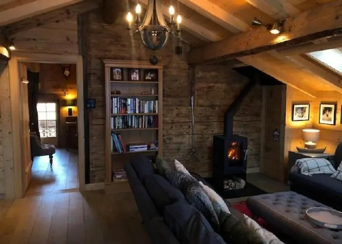 Authentisches Schweizer Alpenchalet Aus Dem 18- Jh- By Interhome *