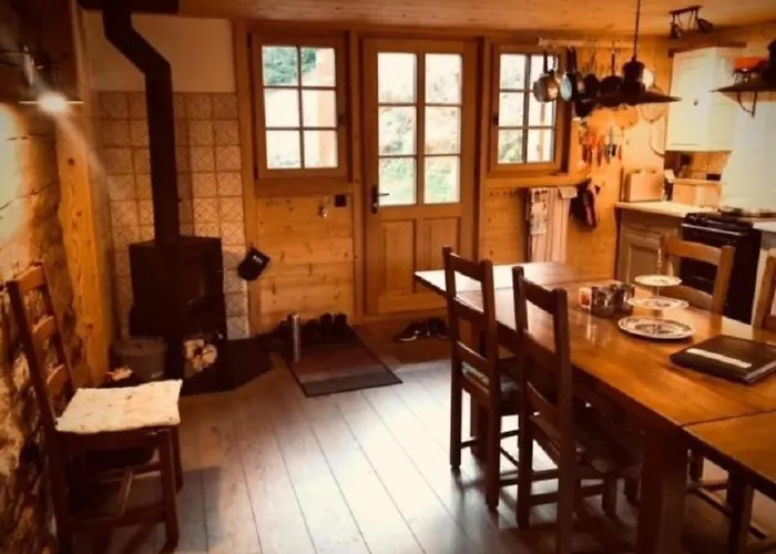 Hébergement de vacances Authentisches Schweizer Alpenchalet Aus Dem 18- Jh- By Interhome *