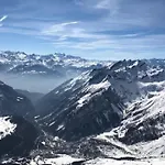 Authentisches Schweizer Alpenchalet Aus Dem 18- Jh- By Interhome La Forclaz