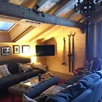 Casa de Férias Authentisches Schweizer Alpenchalet Aus Dem 18- Jh- By Interhome