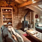 Authentisches Schweizer Alpenchalet Aus Dem 18- Jh- By Interhome *