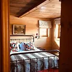 Authentisches Schweizer Alpenchalet Aus Dem 18- Jh- By Interhome