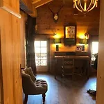 Authentisches Schweizer Alpenchalet Aus Dem 18- Jh- By Interhome La Forclaz