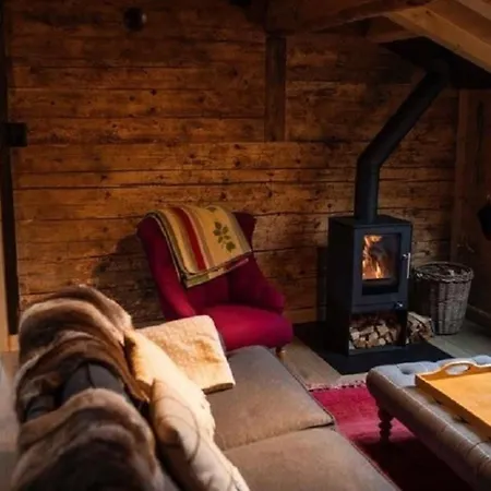펜션 Authentisches Schweizer Alpenchalet Aus Dem 18- Jh- By Interhome La Forclaz