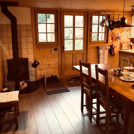 Authentisches Schweizer Alpenchalet Aus Dem 18- Jh- By Interhome
