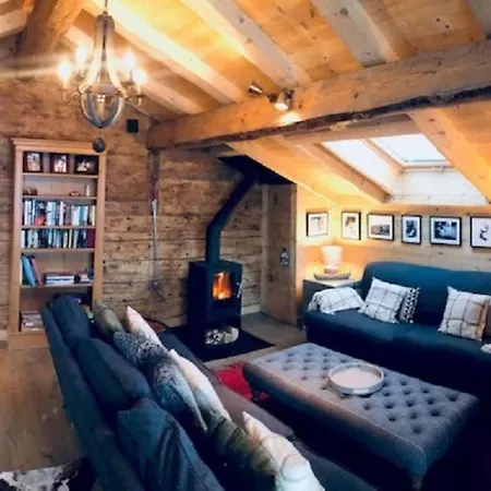Authentisches Schweizer Alpenchalet Aus Dem 18- Jh- By Interhome *